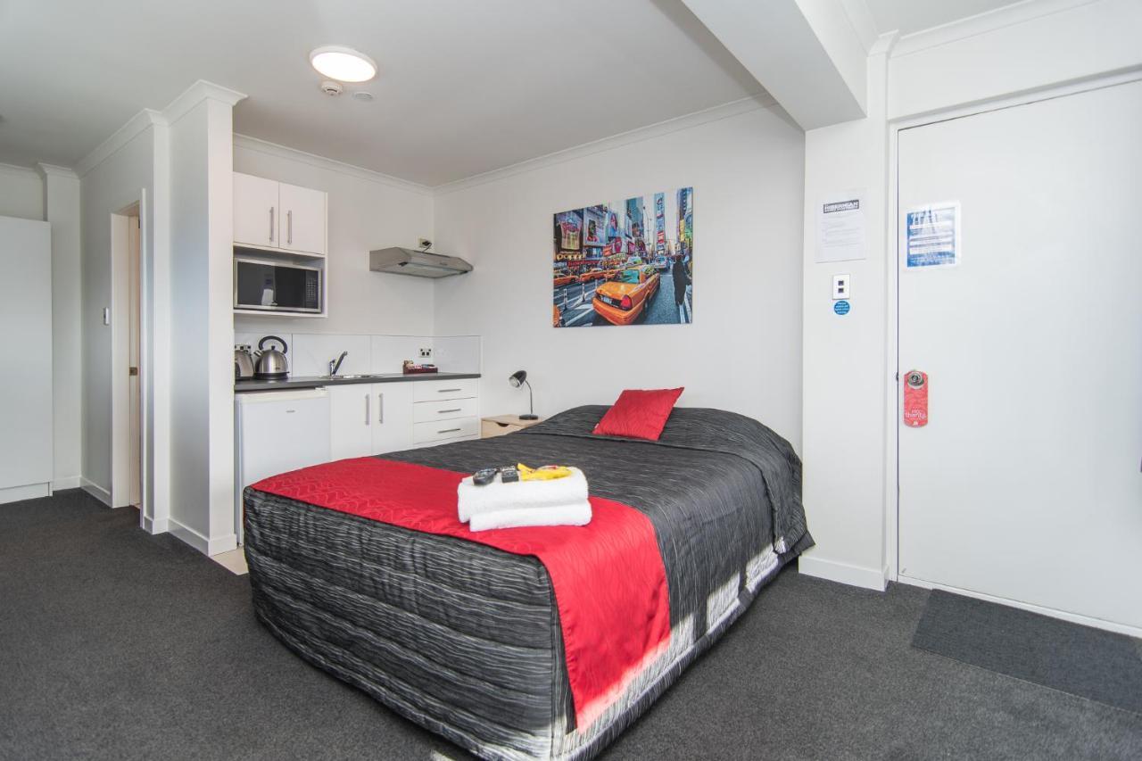 The Hibernian Studio Apartments - 4 Latter Street Тимару Экстерьер фото