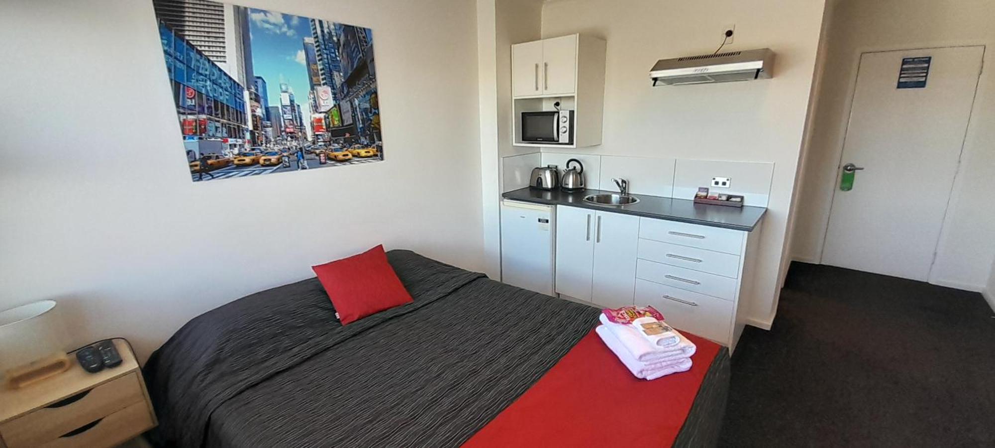 The Hibernian Studio Apartments - 4 Latter Street Тимару Экстерьер фото